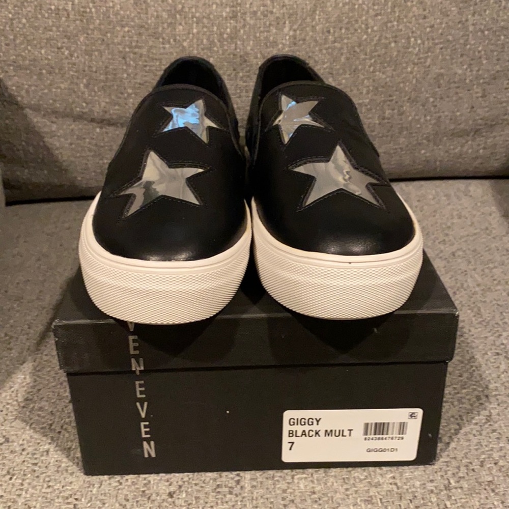 BNIB Steve Madden Giggy Slip-on sneaker 7w